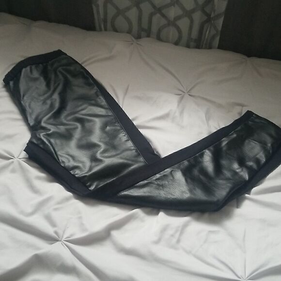 Trouve faux leather leggings Large - Picture 10 of 17